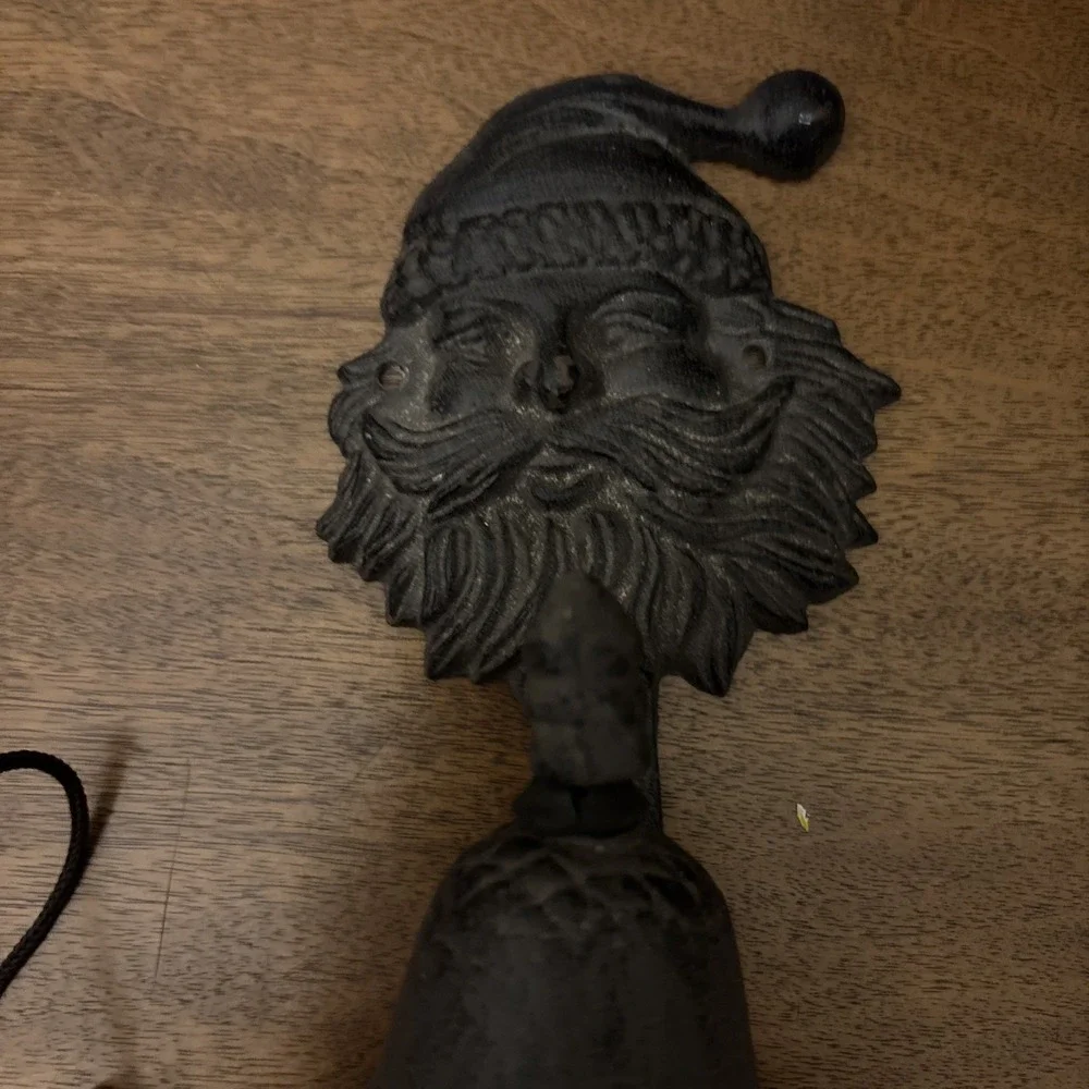 Vintage Cast Iron Dinner Bell Santa Wall Hanging‎ Indoor or outdoor Porch Ringer